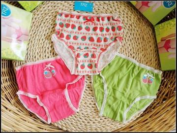 韩国正品 女童糖果色草莓款儿童短裤内裤套盒（三条装）B1 童