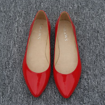 新款女鞋简约舒适平底鞋红色漆皮女单鞋尖头平跟真皮浅口鞋子