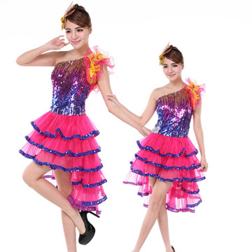 广场舞裙子现代舞蹈服装演出服装短款女新款舞台表演服装时尚亮片