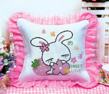 小兔子蕾丝花边幸福味道卡通棉布抱枕沙发靠垫枕头十字绣SZX枕芯