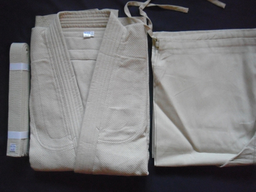 低价销售纯棉柔道服，出口日本柔道服