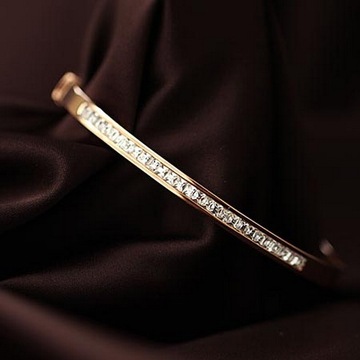 韩版时尚单排镶钻水晶细边手镯手环女钛钢镀 18K 玫瑰金彩金饰品