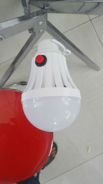 LED充电移动球泡LED手电球泡移动充电球泡LED单灯应急灯泡