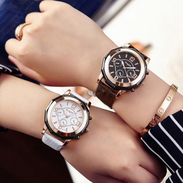 新款奢华时尚女性手表潮流韩版简约皮带女表时装商务女士石英腕表