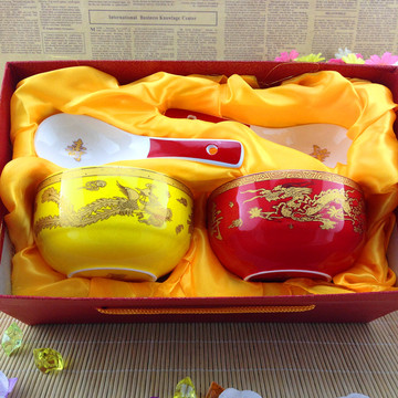 热卖 龙凤寿红釉碗2碗2勺 黄釉碗礼品套装/红黄寿碗