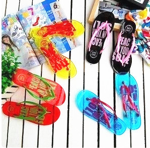 特价夏季LOVE PINK塑胶塑料透明水晶人字拖沙滩凉鞋平底拖鞋