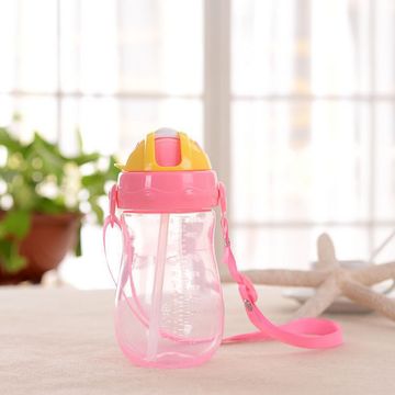 儿童外出水壶大容量防漏宝宝吸管杯带背带婴儿便携PP塑料喝水杯子