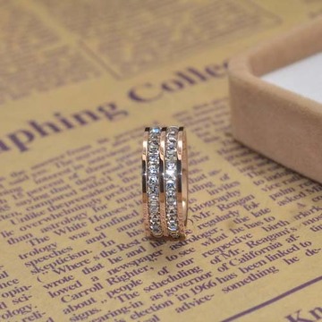 超闪双排方钻镶钻钛钢戒指18k玫瑰金宽版锆石情侣指环女饰品