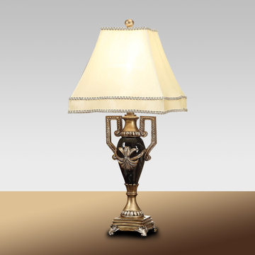 公主台灯欧式创意台灯奢华复古宫廷灯罩书房卧室床头灯饰树脂台灯