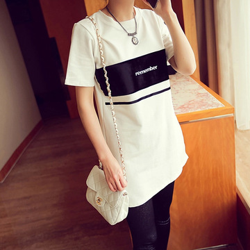 2015夏季新款女韩版中长款圆领贴布侧开叉短袖字母T恤好质量