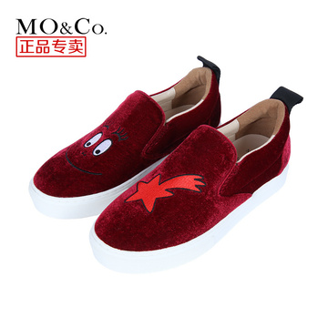 MO&Co.休闲刺绣乐福鞋绒面不对称卡通一脚蹬平底MT1630SHS01 moco