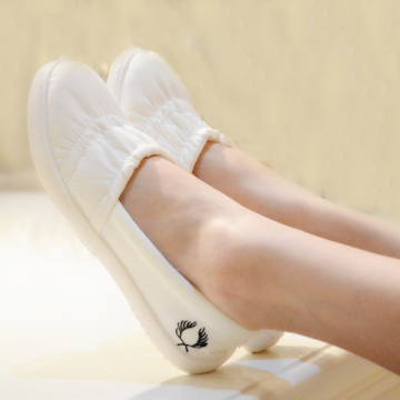 小白鞋女白色帆布鞋平底女鞋护士鞋一脚蹬韩版懒人鞋女夏学生鞋子