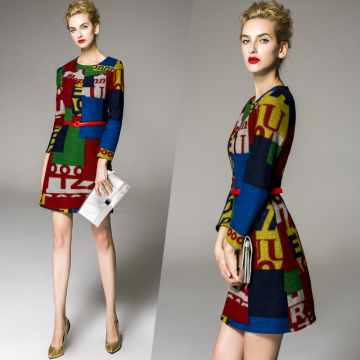 冬季新款 欧美时尚 玩味撞色字母印花修身气质连衣裙（配腰带）