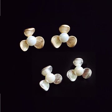 韩国复古文艺小清新气质珍珠花朵耳钉耳环女 珍珠三叶花耳饰2色入