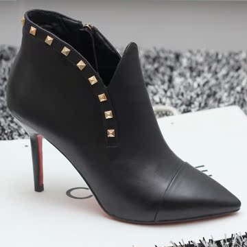 双十一特价冬季新款时候欧美站高跟女短靴细跟小尖头柳钉黑色靴子