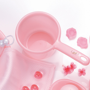 日本进口正品 inomata厨房卫浴室塑料舀水勺舀水瓢洗发勺手桶1.3L