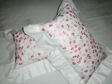 新款：出口白色纯棉绣花百搭沙发  刺绣床头靠垫 含芯
