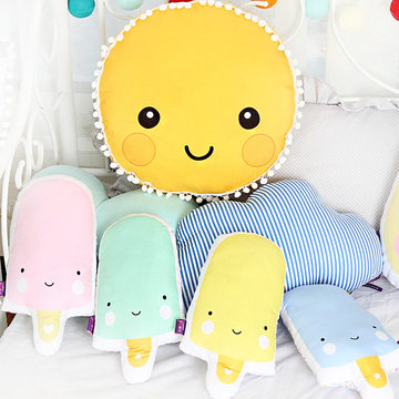 INS爆款太阳笑脸抱枕宝宝儿童房装饰雪糕熊猫毛绒玩具创意靠垫
