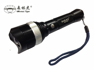 森林虎 强光手电筒SLH-L527户外充电远射LED变焦手电筒