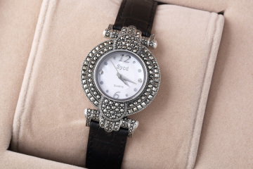新款圣银辞典A1025泰银复古手表休闲女款复古银表休闲皮带表女表