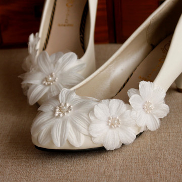 简约韩国蕾丝花朵新娘白色高跟防水台宴会婚纱新娘婚鞋演出舞蹈鞋