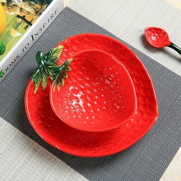 创意新型草莓甜品饭碗陶瓷碗套装盘子碗盘瓷器餐具套装儿童米饭碗