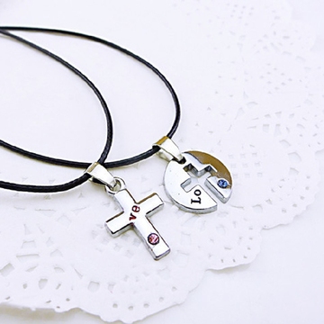 韩国十字架情侣项链一对拼图简约男女学生配饰礼物创礼物锁骨链