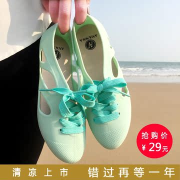 沙滩鞋包头凉鞋女夏平底系带塑料果冻鞋雨新洞洞休闲甜美学生韩版