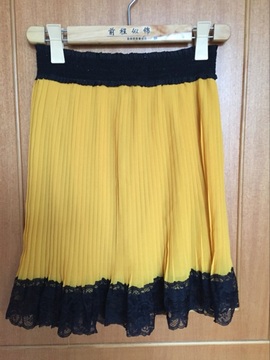 黄色短裙