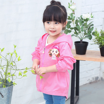 秋装新款韩版女童小童女宝宝风衣幼儿时尚外套卡通美女儿童装外套