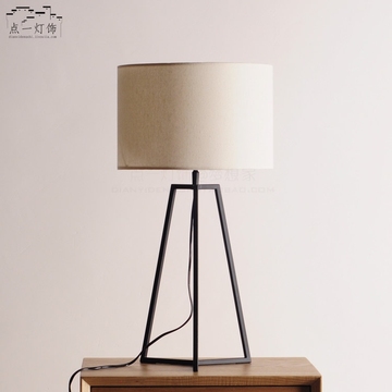 北欧宜家铁艺创意台灯 现代简约美式极简个性床头客厅灯艺术灯具